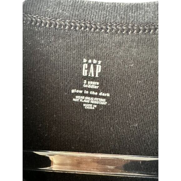 BABY GAP Black & White Skeleton 2 piece Pajama Set Size 3 years - Picture 6 of 6